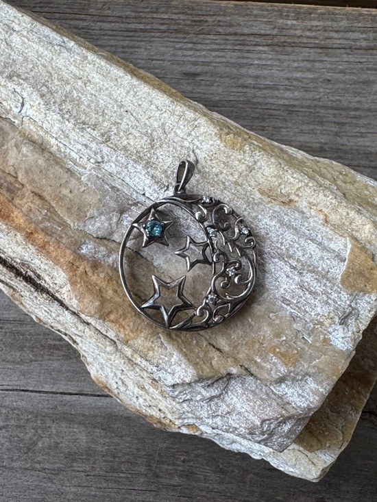925 Sterling Silver Jewelry - Sterling Silver Start Pendant with Blue Topaz